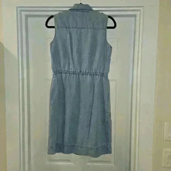 Neiman Marcus Sleeveless Collared 1/2 Button Down Jean Dress Blue Size Small - Picture 2 of 9